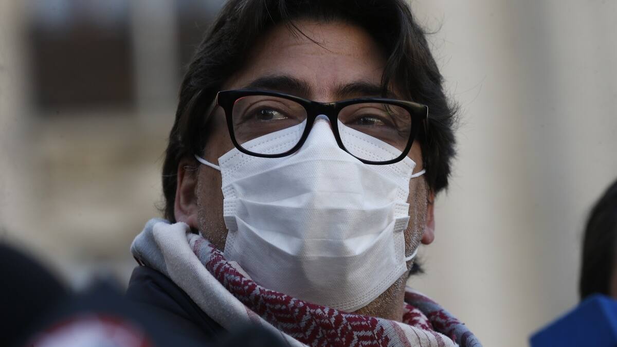 Alcalde Jadue anunció bono para funcionarios de la salud que no accedan al del Gobierno