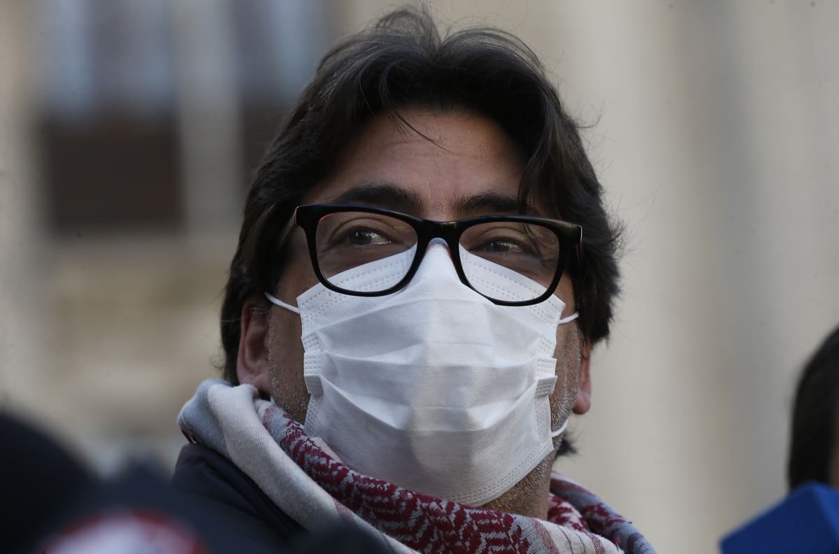 Alcalde Jadue anunció bono para funcionarios de la salud que no accedan al del Gobierno