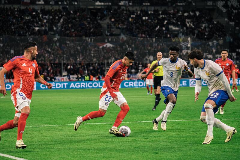 Darío Osorio anotó frente a Francia en marzo. Foto: Vicente Aránguiz, En Cancha.