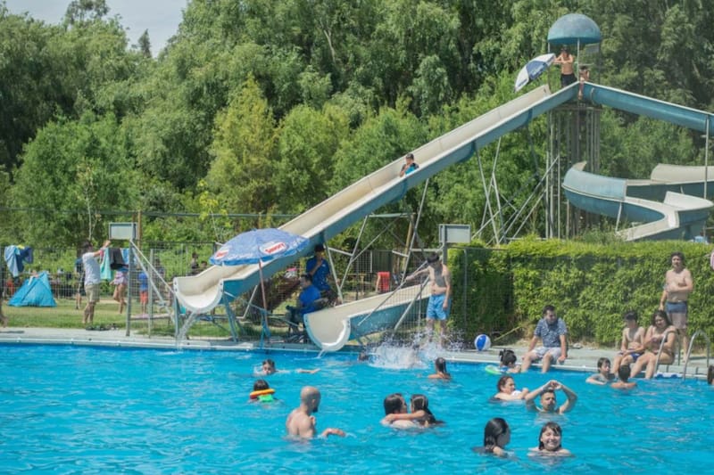 No solo animales hay en la Granja Educativa de Lonquén. El recinto cuenta con un nuevo balneario imperdible durante este verano.