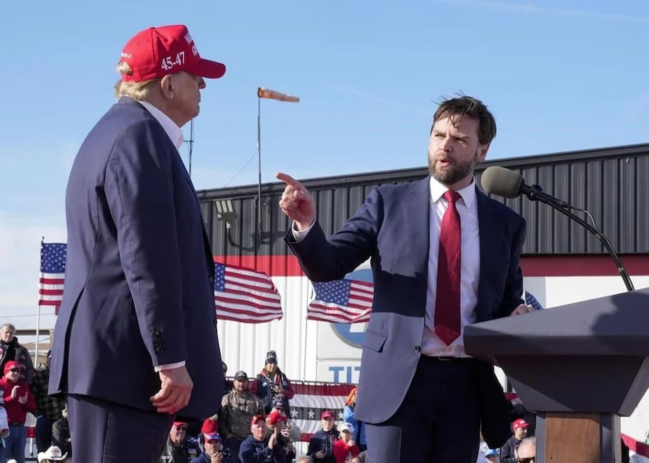 El senador junto al candidato presidencial, Donald Trump.