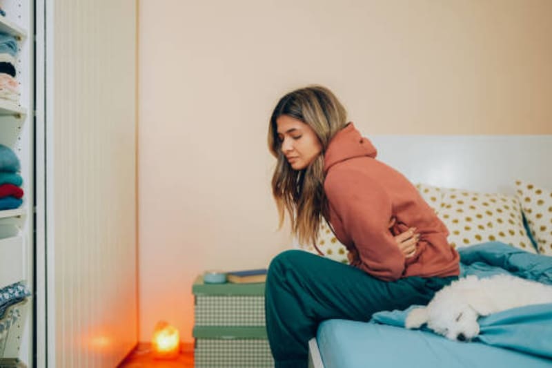 Descubre cuáles son los alimentos que debes evitar y cuáles consumir si es que tienes intolerancia alimentaria.