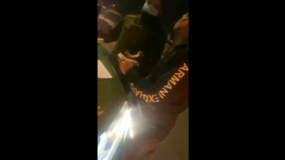 VIDEO: hombre intentó sobornar a carabineros con $50 mil y terminó detenido por estos