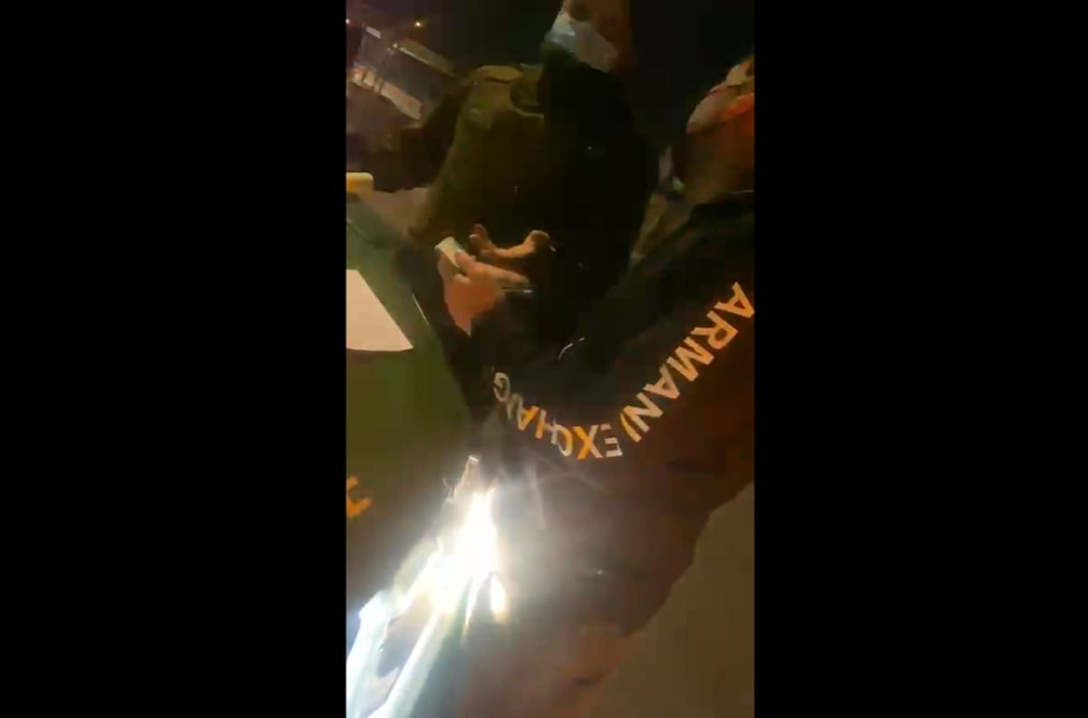 VIDEO: hombre intentó sobornar a carabineros con $50 mil y terminó detenido por estos