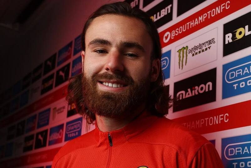 se fue a Inglaterra cuando el Villarreal vendió a su competencia directa.