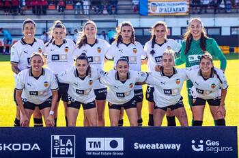 Antonia Canales deja atrás el bochorno de La Roja y es figura con el Valencia en España