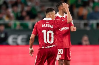 El emotivo video del gol de Alexis Sánchez en el Derbi de Sevilla con uno de sus artistas favoritos