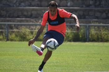 La romántica postal de Fabián Orellana en medio de su complejo momento en la UC