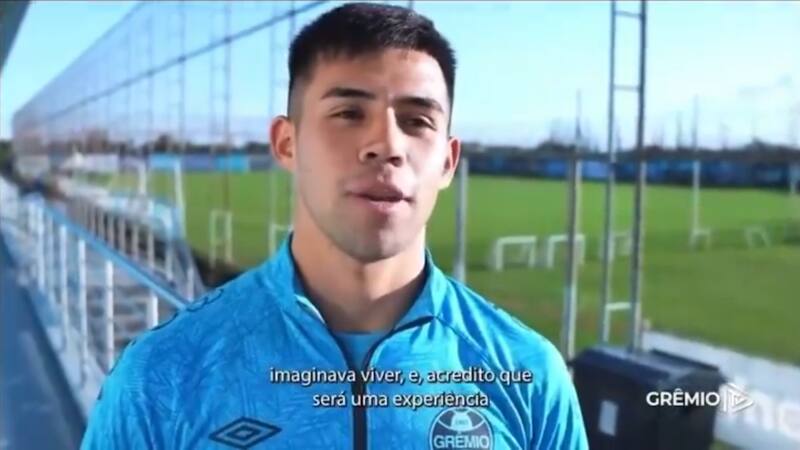 Alexander Aravena palpita su debut en Gremio con una frase que no gustará mucho entre los hinchas de la UC.