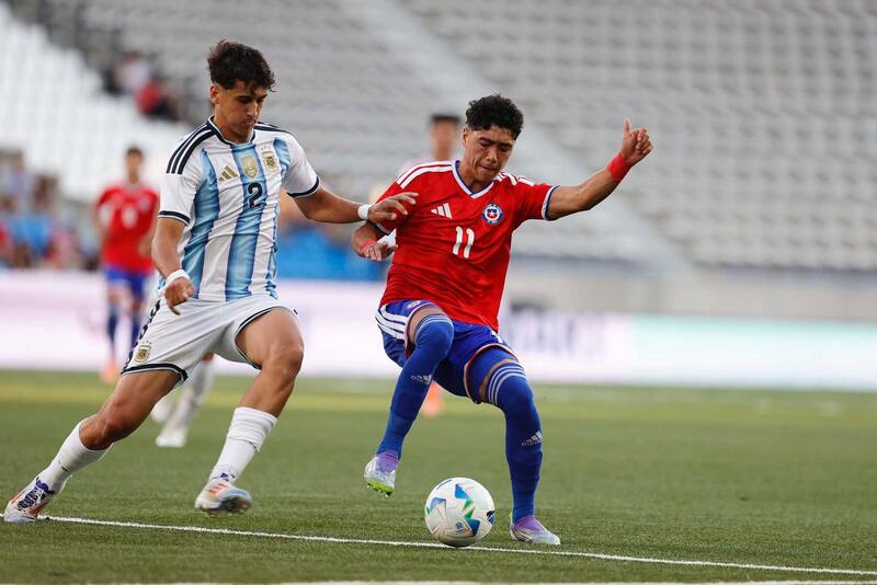 Debutó con una derrota en la cancha del Claro Arena. Foto: @Laroja en X