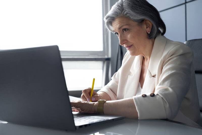 Según el informe de Laborum, al menos el 62% de las personas han sido discriminadas por su edad en el campo laboral.