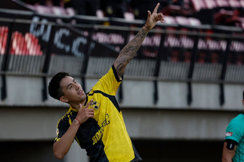 La figura de Coquimbo y mejor jugador extranjero en Primera. Agencia Aton