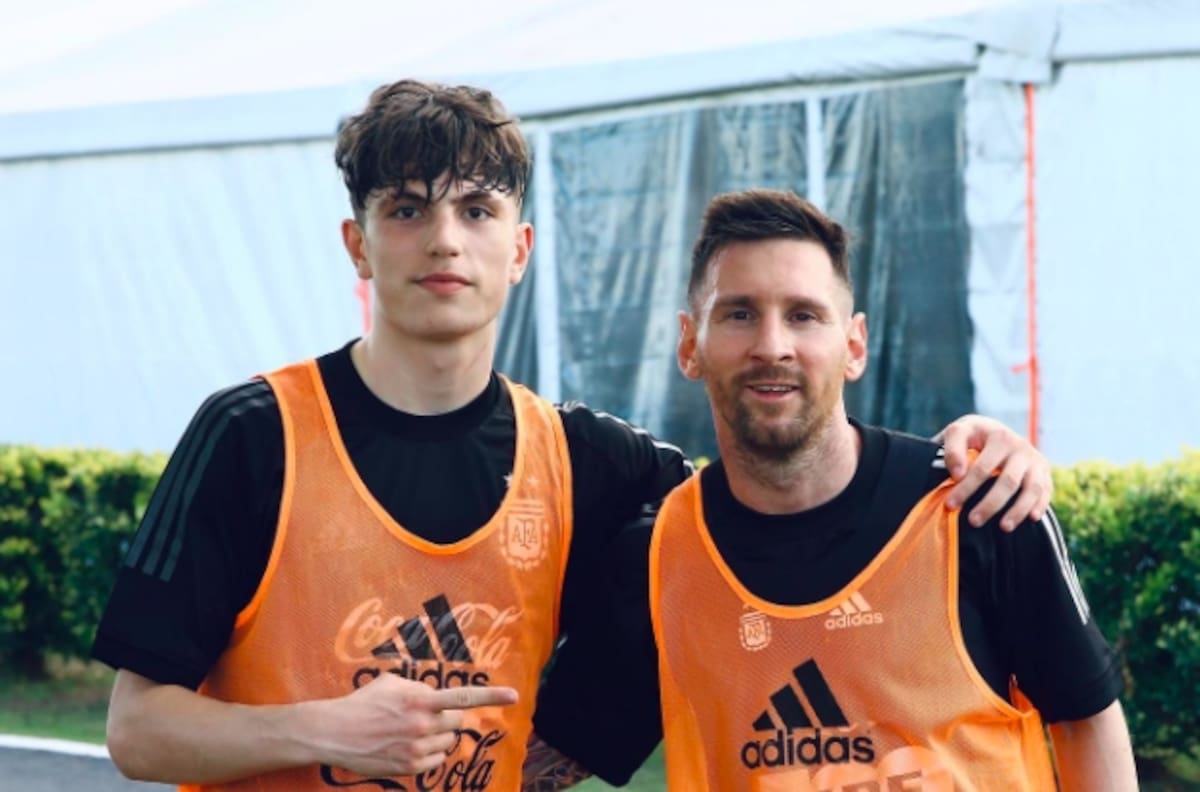 La joya de Manchester United que puede debutar en las Eliminatorias Sudamericanas y aún así tiene opción de jugar por una potencia europea