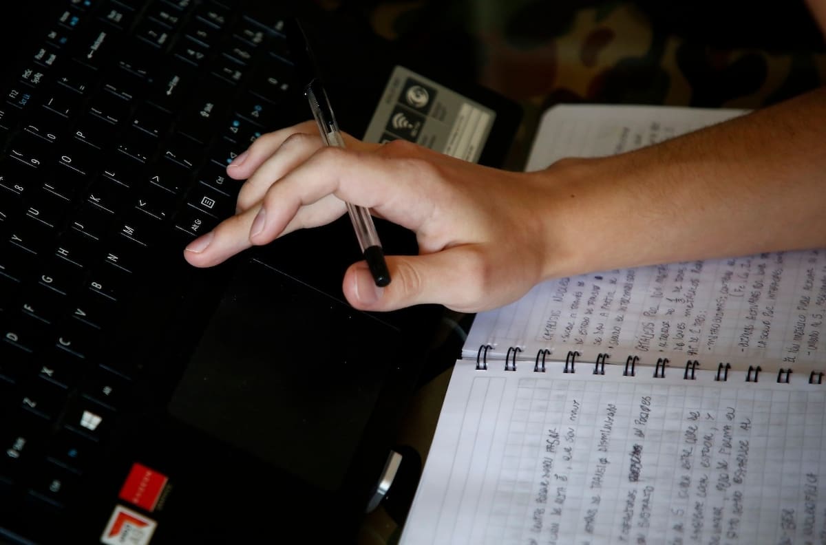 Proyecto que busca condonar el CAE: de qué trata y a quién beneficiaría