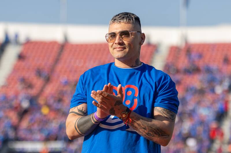 Cristóbal Campos en un homenaje realizado por Universidad de Chile en el Estadio Nacional. Foto: Felipe Escobedo