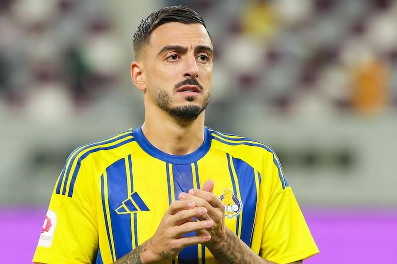 El delantero tuvo que abandonar Doha. Foto: @joselumato en Instagram.