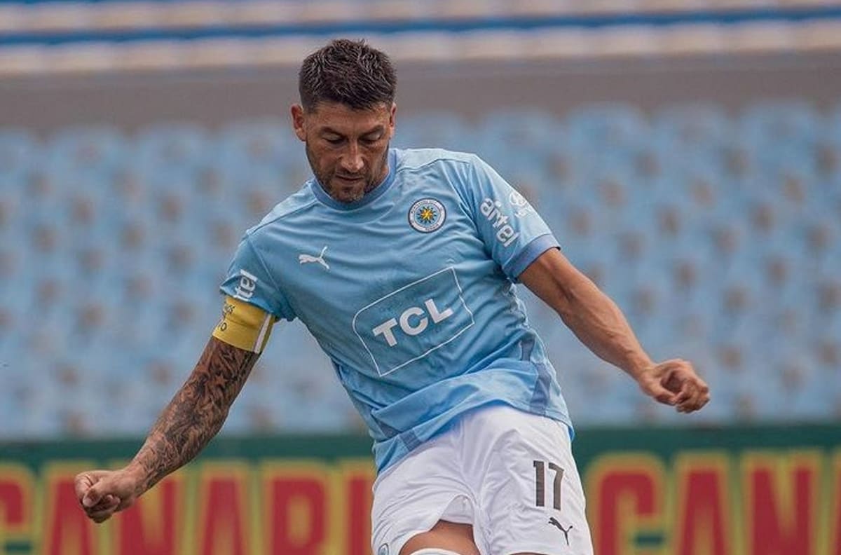 Entrevista | Álvaro Brun adelantó sus objetivos en la U: "Es un grande de verdad y tengo que dejar el alma"