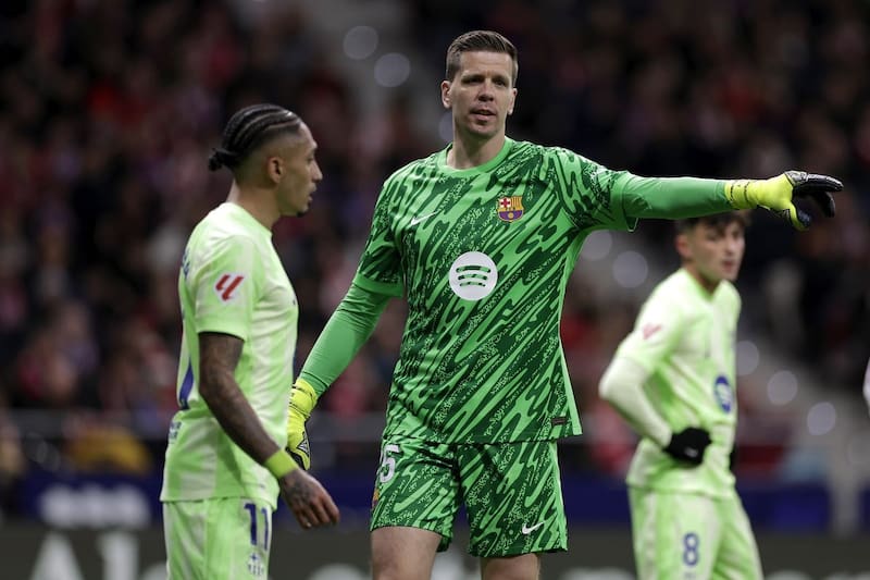 y su problema con el cigarro. Foto: EFE.