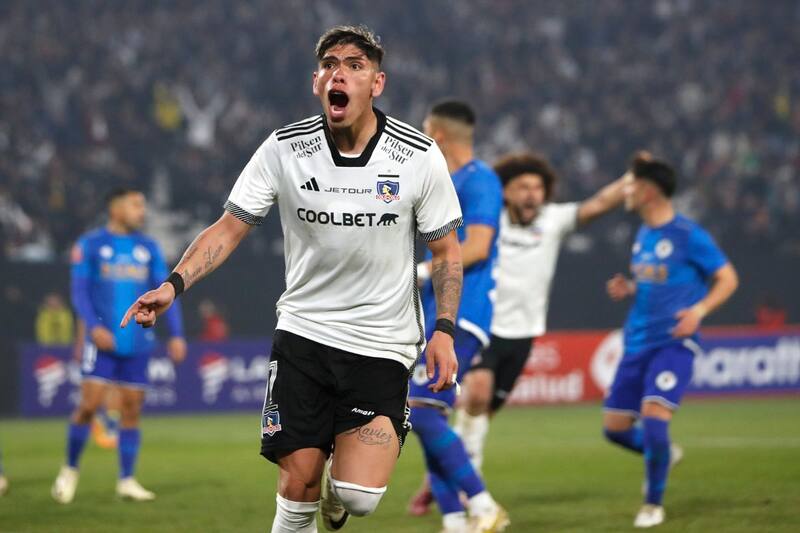 Carlos Palacios marcó el gol del triunfo para Colo Colo. Foto: Agencia Aton.