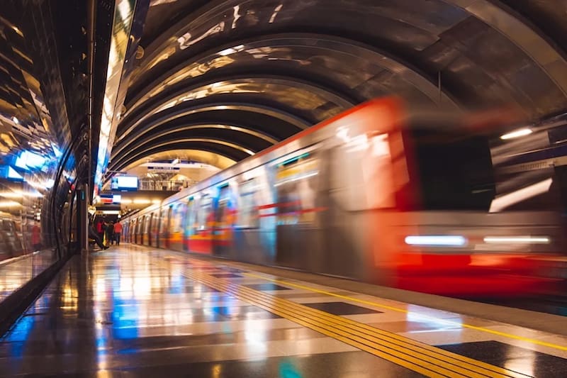 La red de transporte es la principal encargada de la movilización de pasajeros en la capital.