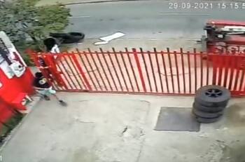 VIDEO| Homicidio frustrado: detienen a sujeto que atacó y amenazó con una Uzi a ex jefe en Peñalolén