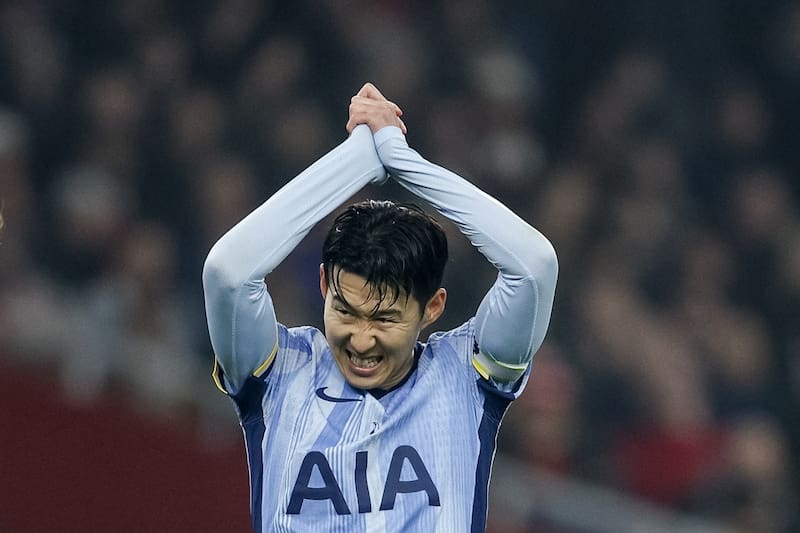 El surcoreano va por su primer título con Tottenham.