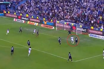 VIDEO | Mientras suena en Colo Colo: Diego Valdés falla increíble gol en Argentina