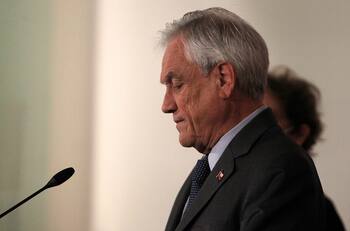 Trabajadores del Metro de Santiago se manifestaron contra Piñera en punto de prensa