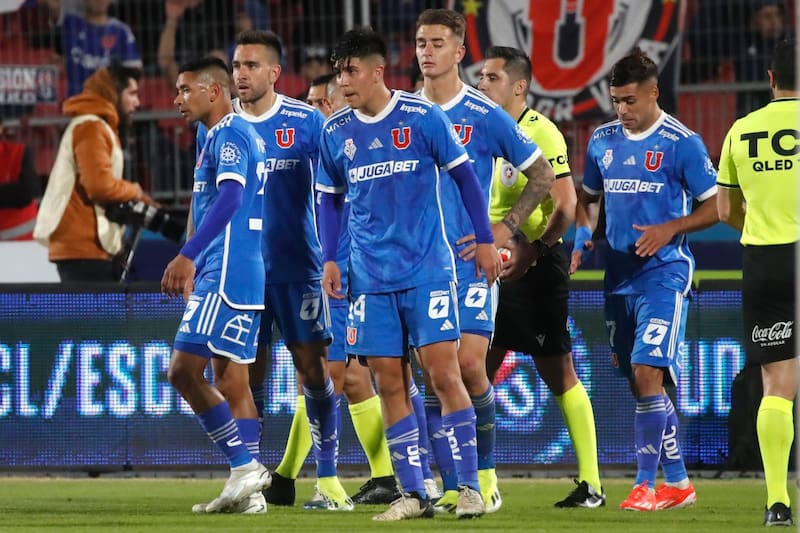 sufre severos cuestionamientos luego de la derrota ante la UC.