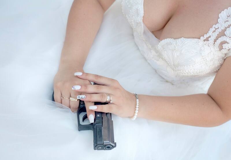 Si sientes que estás en riesgo o conoces a alguien de quien sospecha que está en búsqueda activa, no te olvides del 4141 que es la línea de emergencia disponible en Chile para la prevención del suicídio y está disponible las 24/7 | Fotos: Befunky