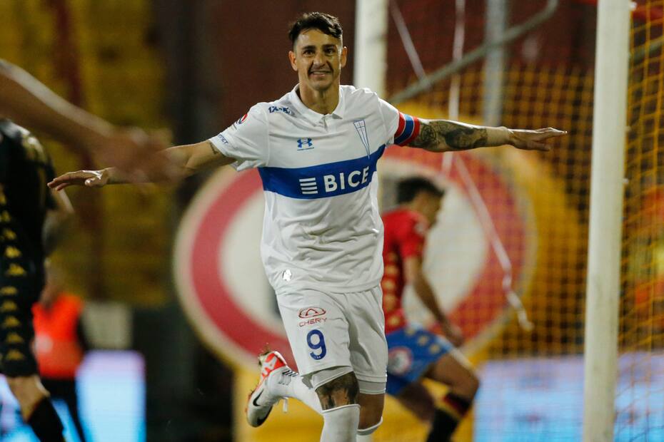 El goleador argentino está muy cerca de extender su contrato con Universidad Católica. (Foto: Agencia Aton)
