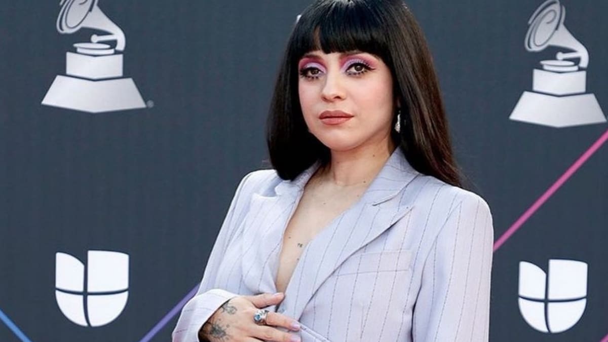 "En modo mamá primeriza, despeinada y trasnochada": Mon Laferte sorprende con la primera fotografía de su bebé, Joel