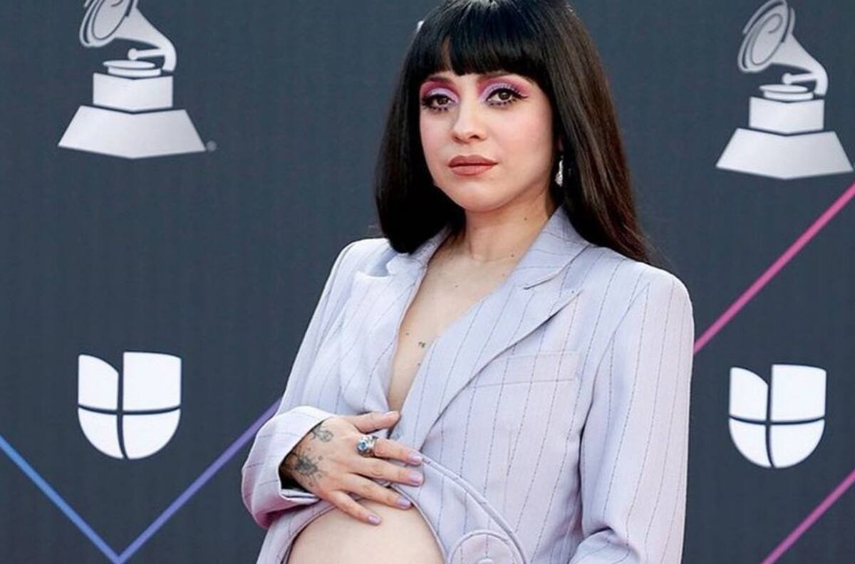 "En modo mamá primeriza, despeinada y trasnochada": Mon Laferte sorprende con la primera fotografía de su bebé, Joel