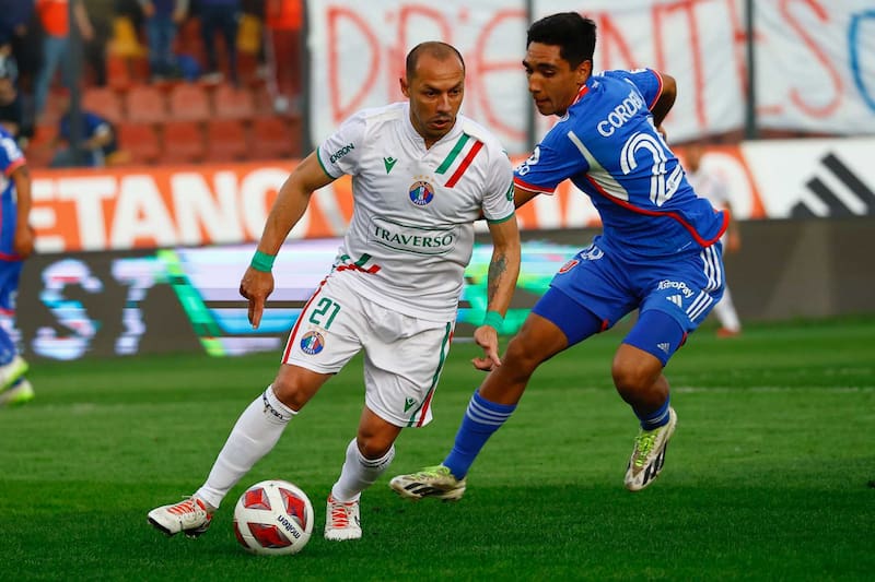 Vivió una situación similar y llegó a Audax al no tener espacio en la U, hasta que finalmente llegó en 2024. Foto: Agencia Aton