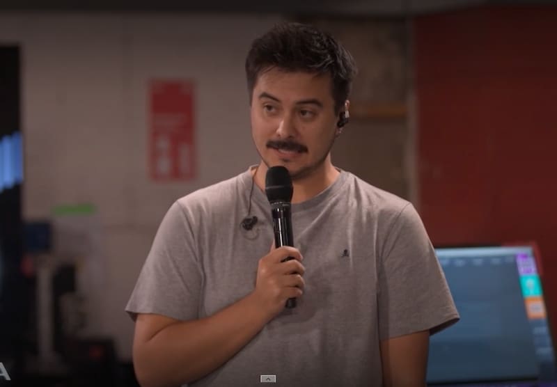 El hijo de Myriam Hernández se emociono en íntimo ensayo.