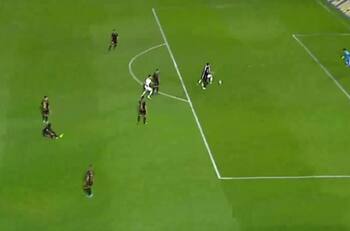 VIDEO | Pudo llegar a Colo Colo: Mauro Zárate encaró contra su propio arco y provocó insólito penal