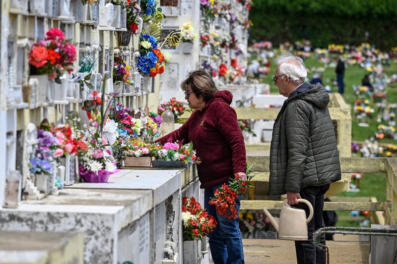 El aporte estatal busca ayudar a cubrir los gastos funerarios de una persona que falleció recientemente.