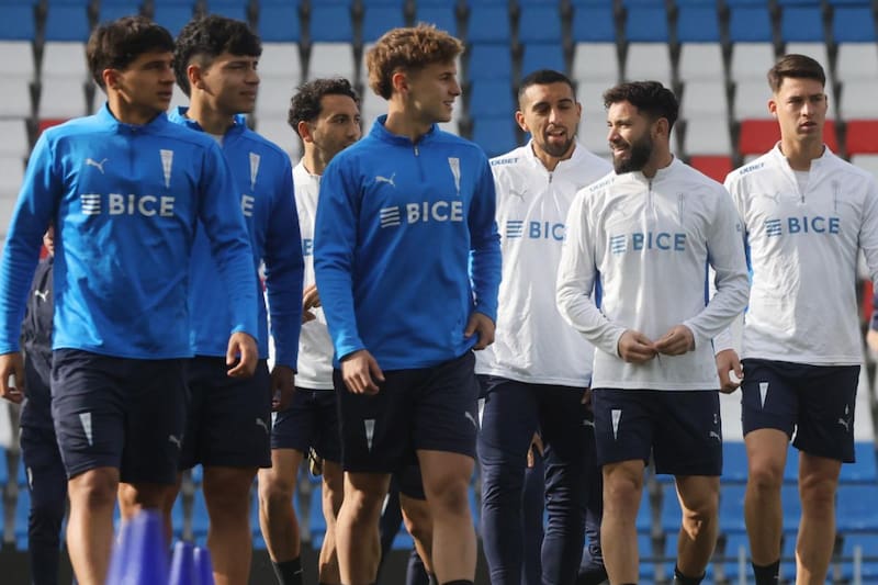 Matías Moreno fue subido a entrenar con el primer equipo de la UC.