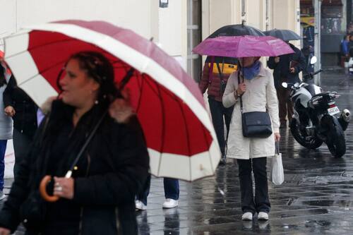 Sistema frontal dejará lluvias y heladas en gran parte de Chile: ¿Cuánto caerá en la RM y el resto del país?