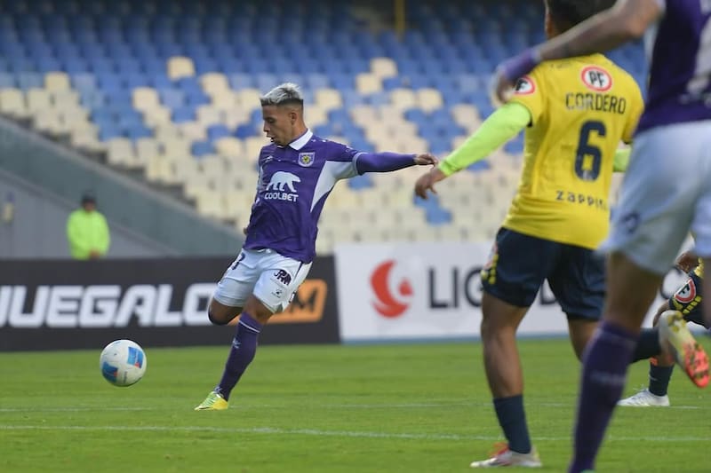 sigue sólido en Primera B. Foto: Deportes Concepción.
