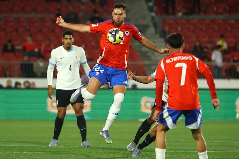 El delantero del Derby County buscará volver al gol con Chile en el amistoso del próximo 10 de octubre ante Perú en el Bicentenario de La Florida. Foto: Aton