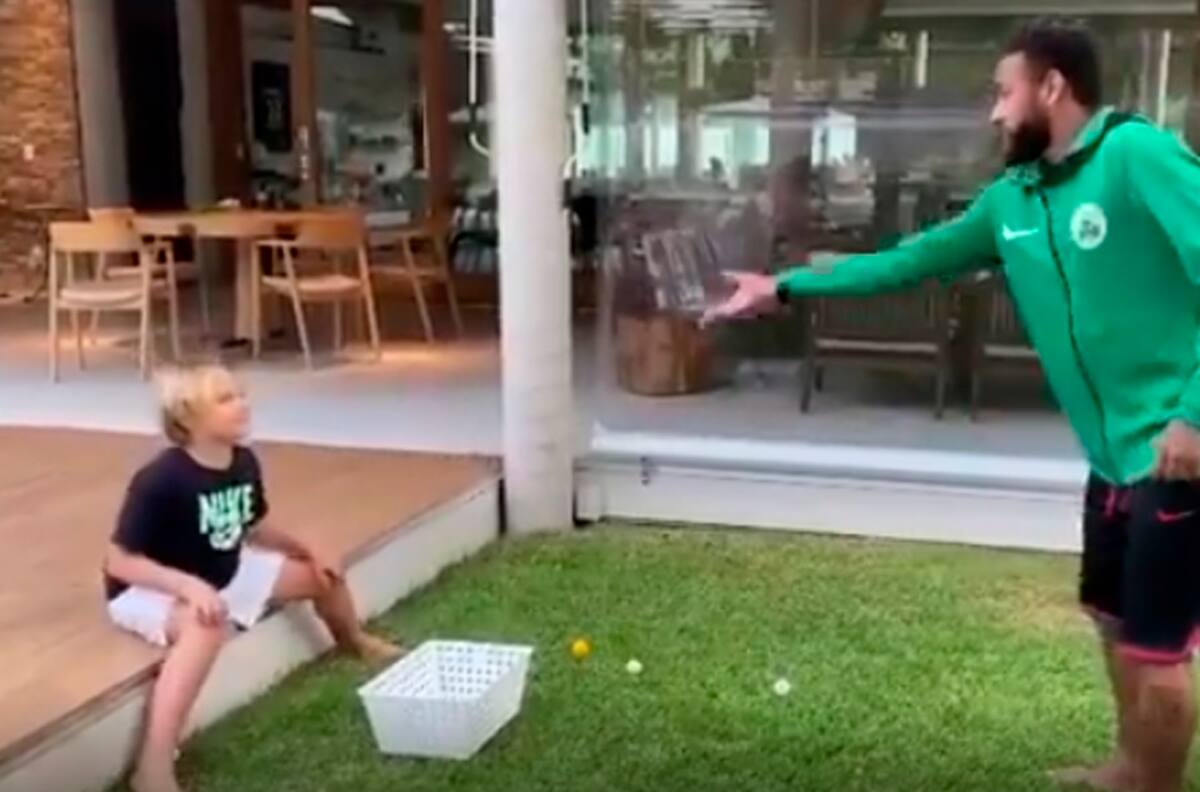 Pura maldad: Neymar le jugó una clásica broma a su hijo