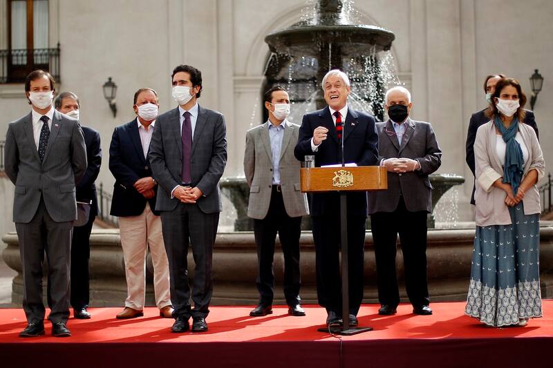 Santiago, 28 de abril 2020
El Presidente de la Republica, Sebastian Pinera, Eencabeza puesta en marcha ley que impulsara credito a pequenas empresas con garantia del Estado.
Dragomir Yankovic/Aton Chile