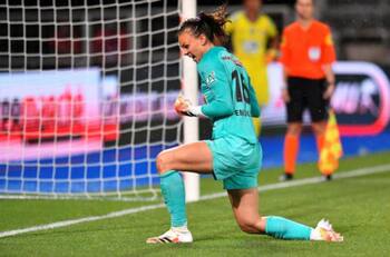 Con Tiane Endler en cancha PSG ganó cómodamente en la liga francesa
