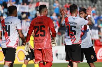 Curicó Unido da el primer golpe y derrota a U. de Chile por los octavos de final de la Copa Chile