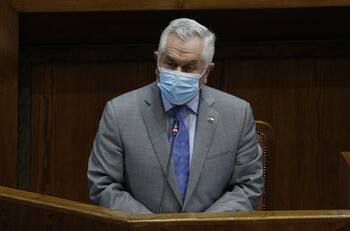 Inició interpelación de ministro Paris en la Cámara por su manejo ante la pandemia por COVID-19