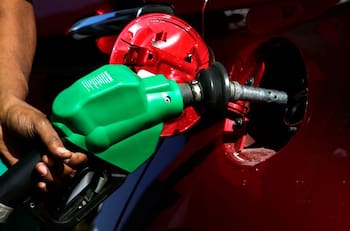Precio de la bencina | ¿Cuánto bajan las gasolinas este jueves 29 de diciembre de acuerdo a ENAP?