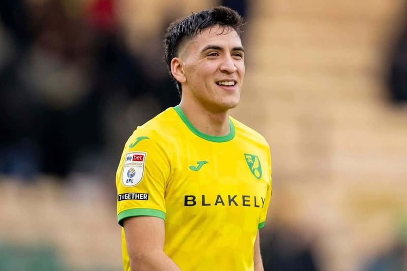 se llevó los aplausos en Carrow Road, tras marcar un gol en los últimos minutos. Foto: Instagram Norwich City.