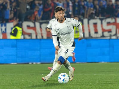 Justo antes de jugar contra la U: gigante holandés aparece en el futuro de Felipe Loyola