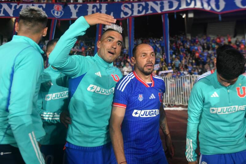 junto a una de las figuras extranjeras de la U, el argentino Leandro Fernández.